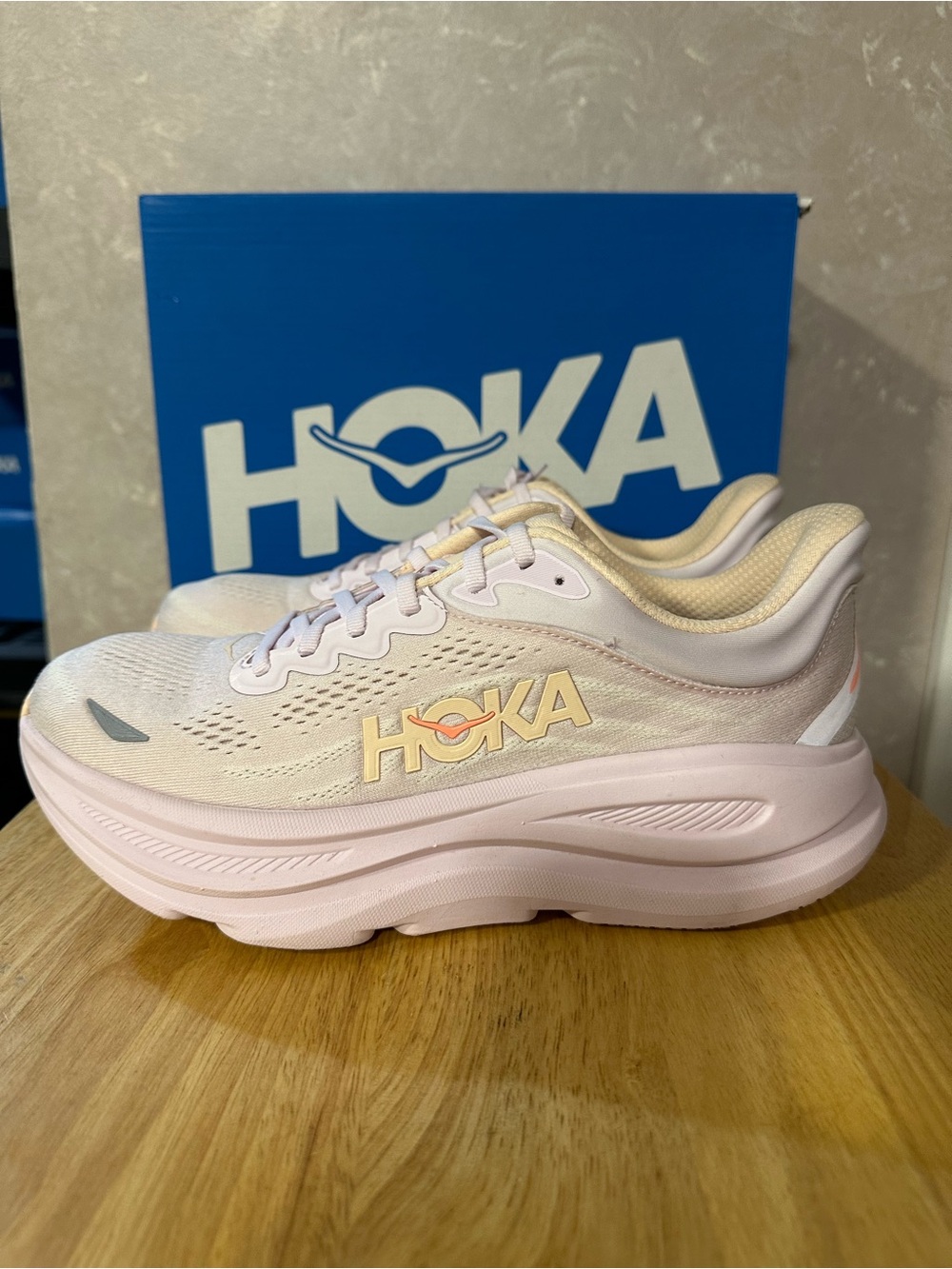 Hoka One One Bondi 9 Lilac Cream & Tangerine Glow Gently Used Size 9 - Picture 8 of 8